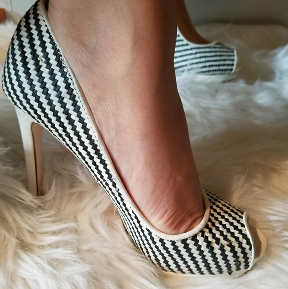 Open toe high heels - Picture 3 of 4